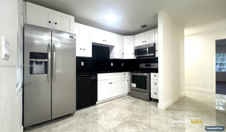 2 bed Townhome in Hollywood