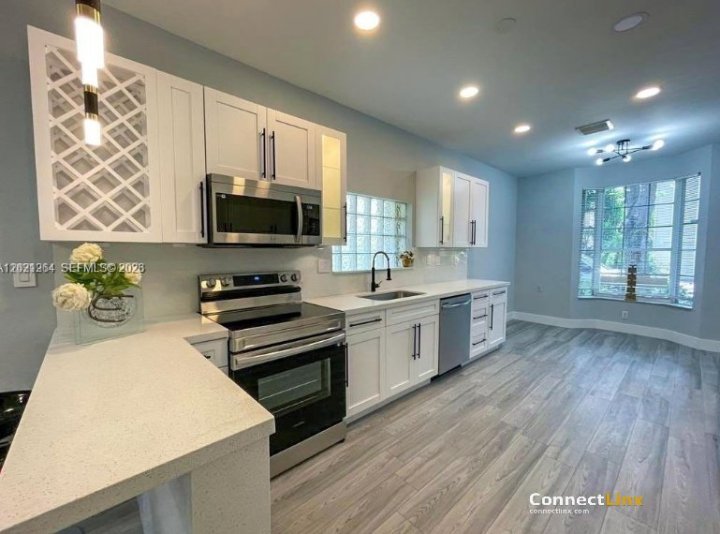 4 bed House in Hollywood