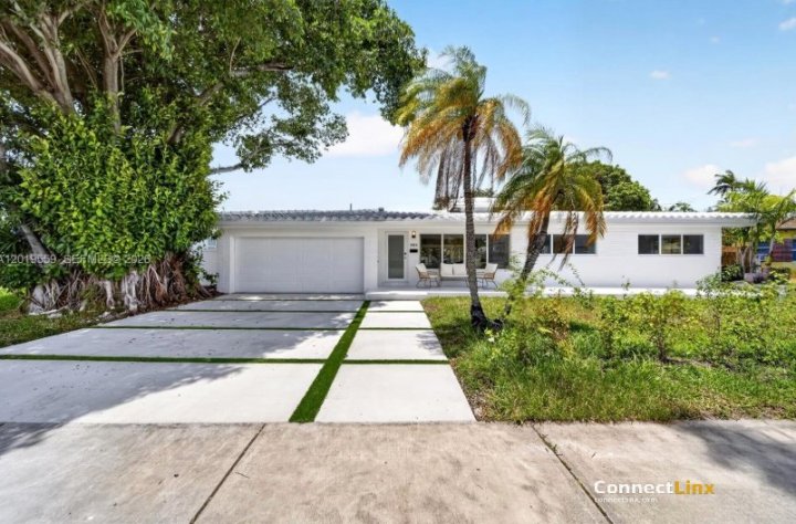 3 bed House in Hollywood