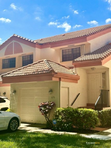 3 bed Condo in Hollywood