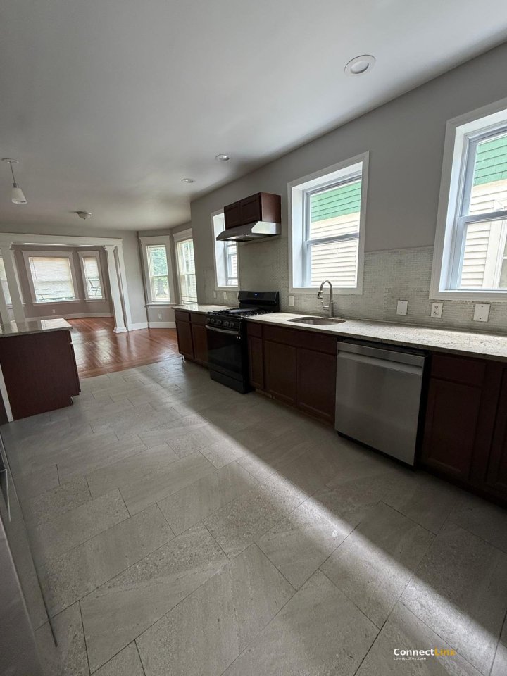 6 bed Apartments in New Haven