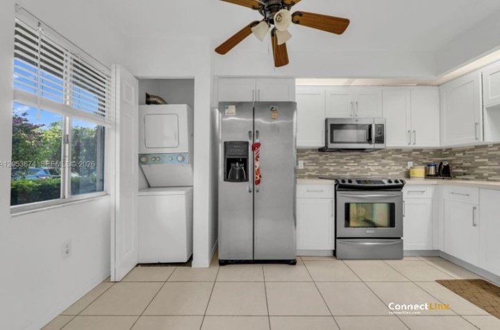 2 bed Apartments in Hollywood