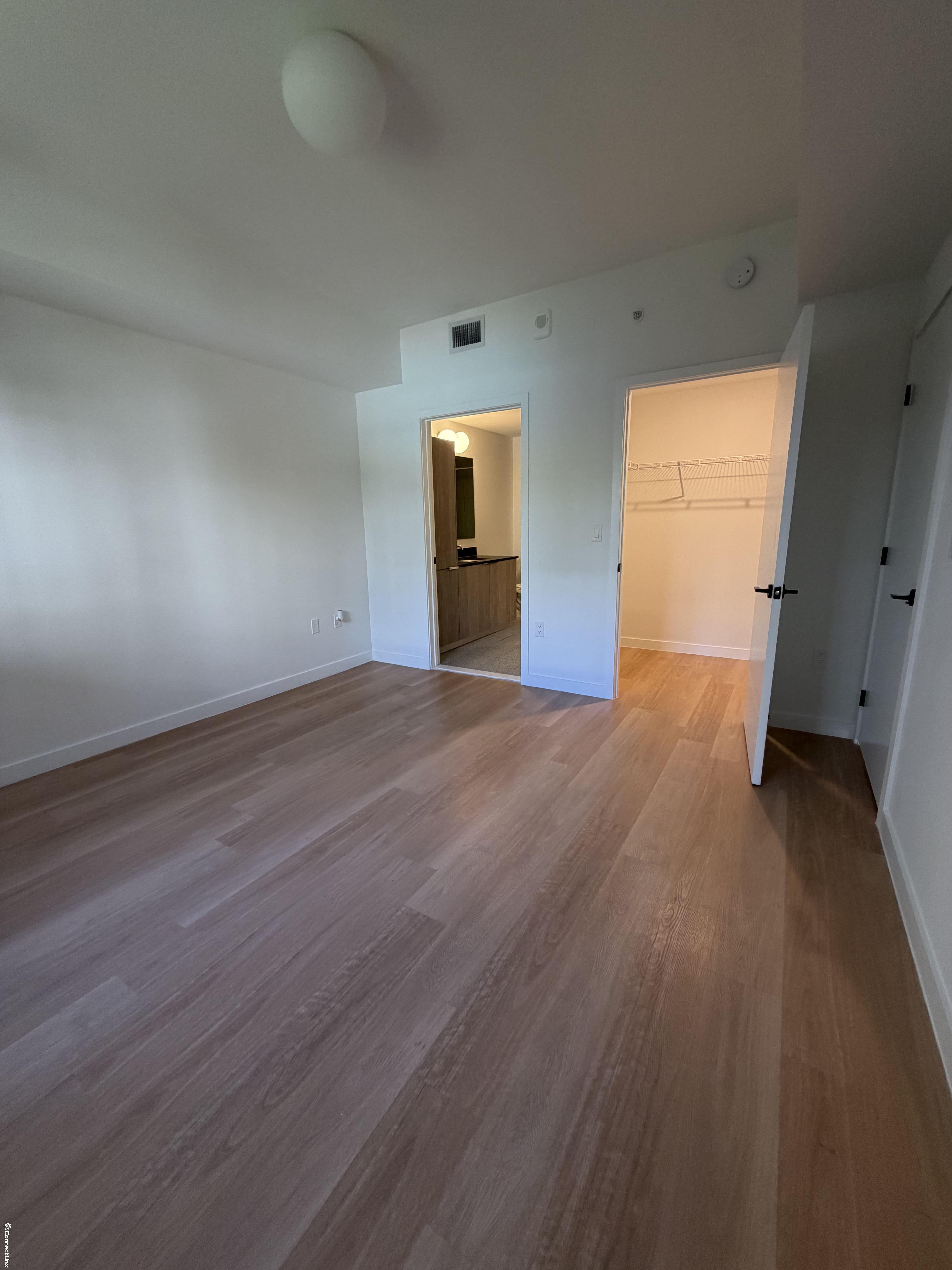 Photo 5 of 1 bed apartment in Miami