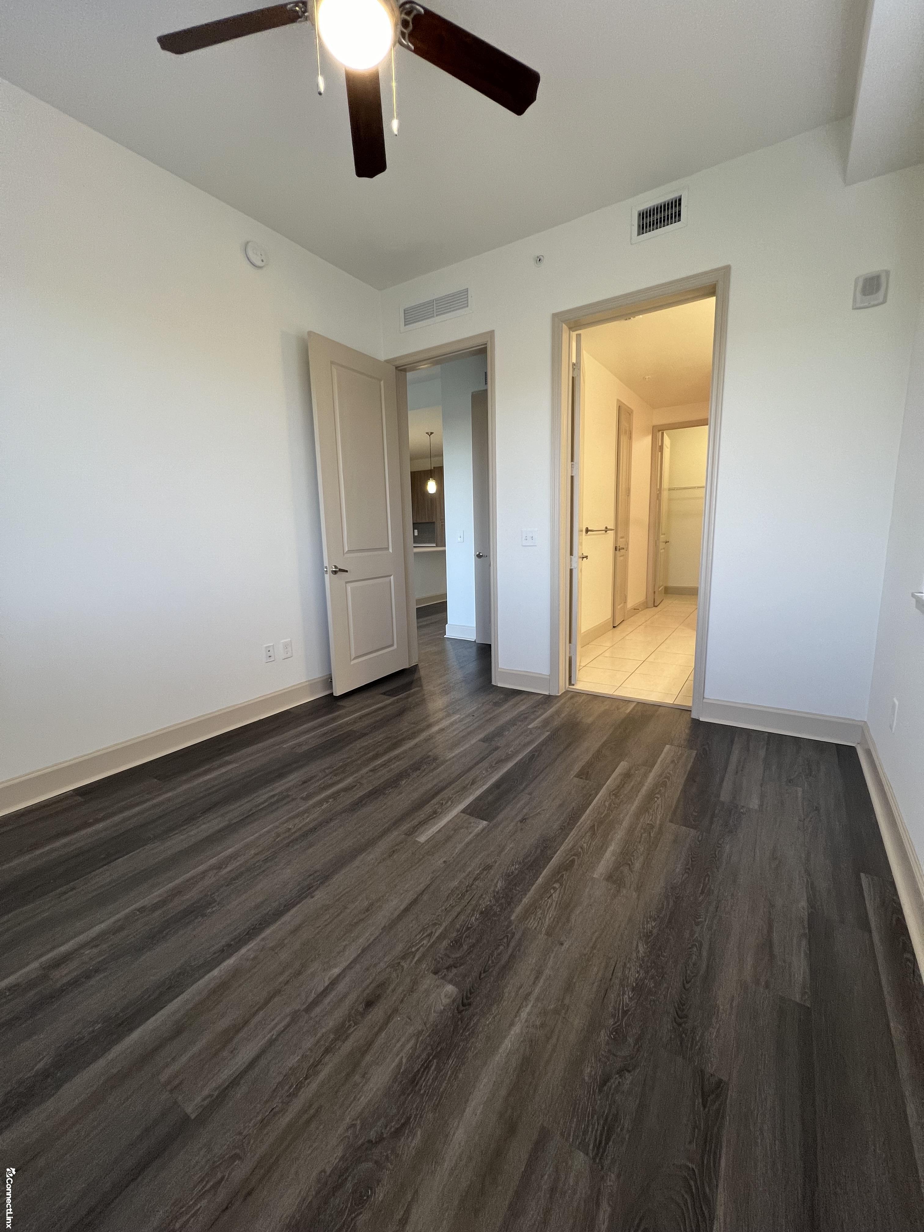 Photo 5 of 1 bed apartment in Miami