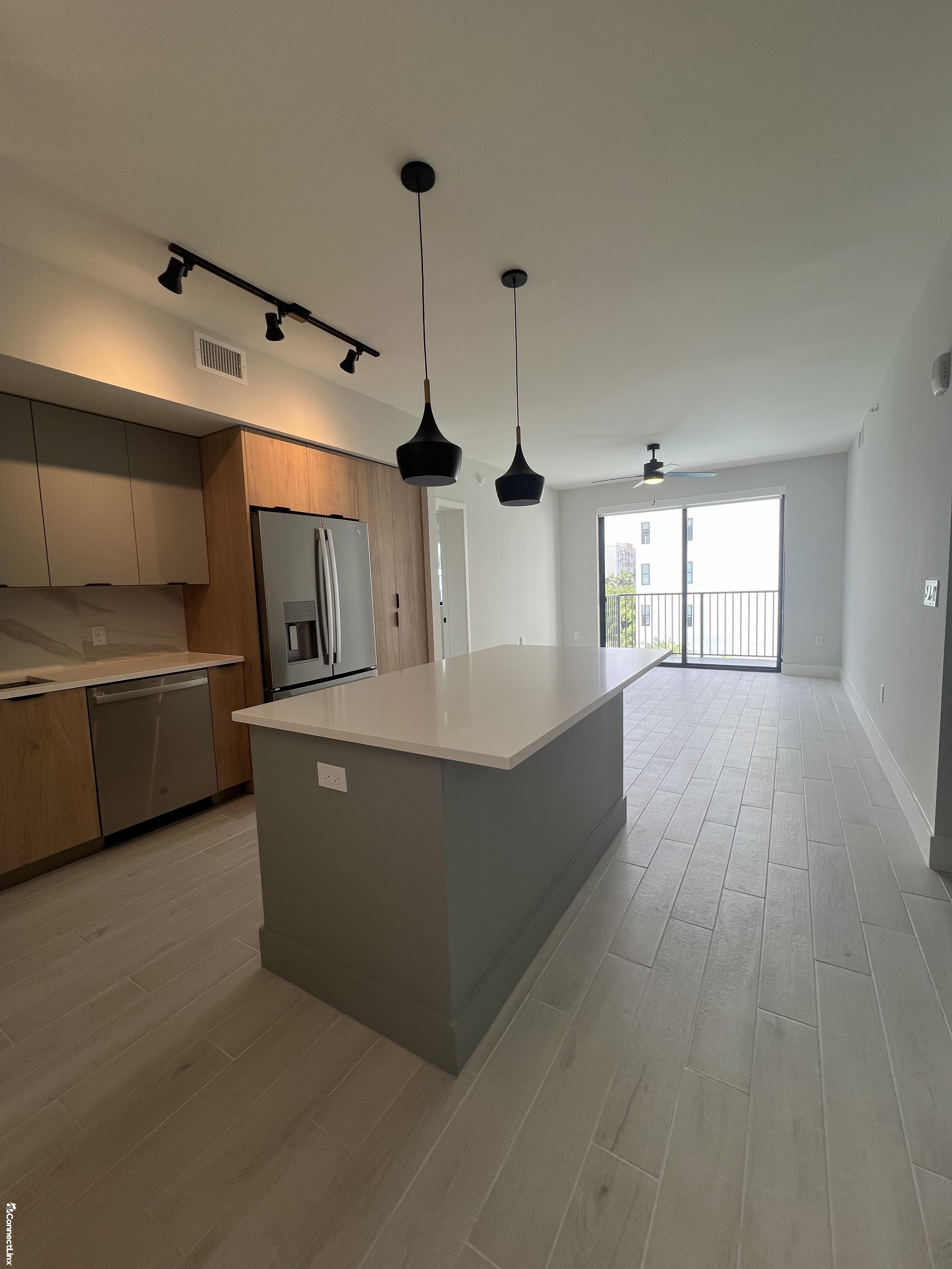Photo 2 of 1 bed apartment in Doral