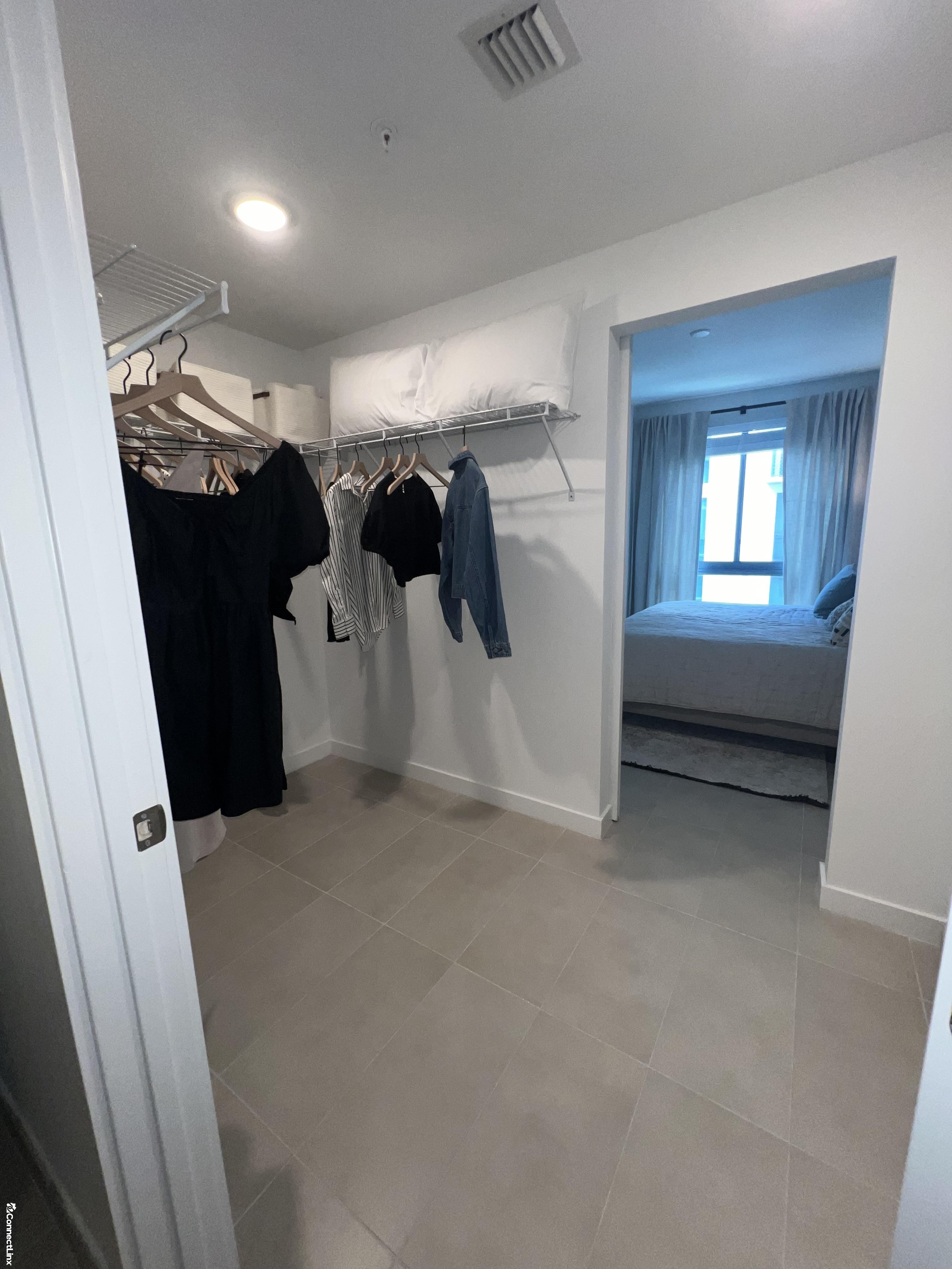 Photo 3 of 1 bed apartment in Miami