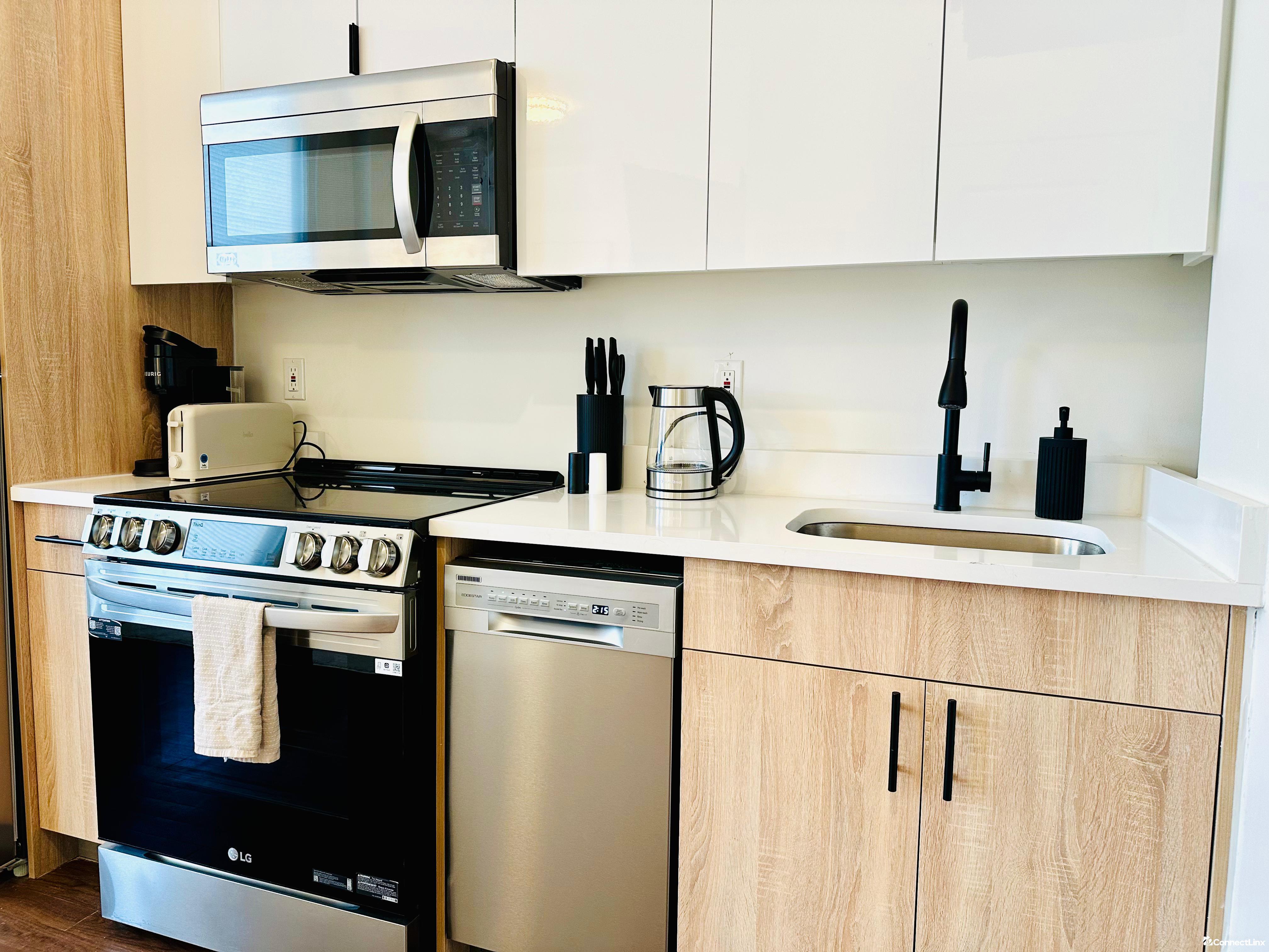 Photo 5 of apartment community in New Haven