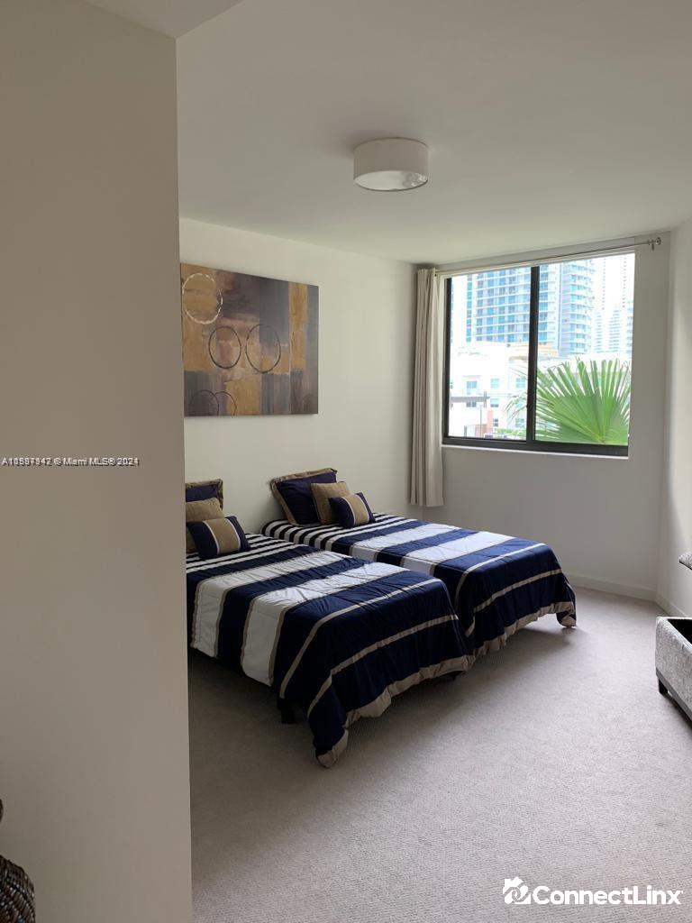 Photo 5 of 2 bed condo in Miami