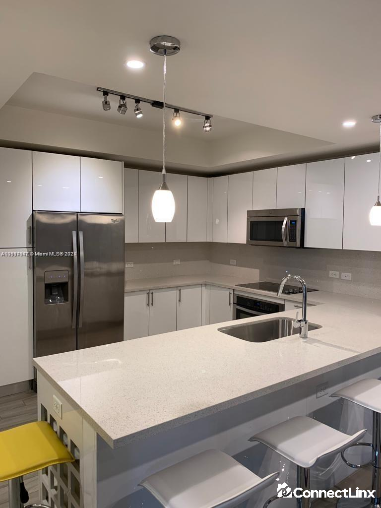 Photo 2 of 2 bed condo in Miami