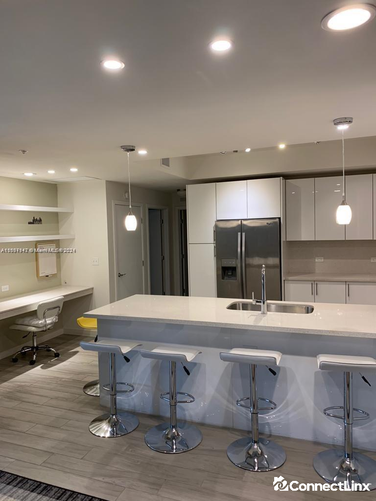 Photo 3 of 2 bed condo in Miami