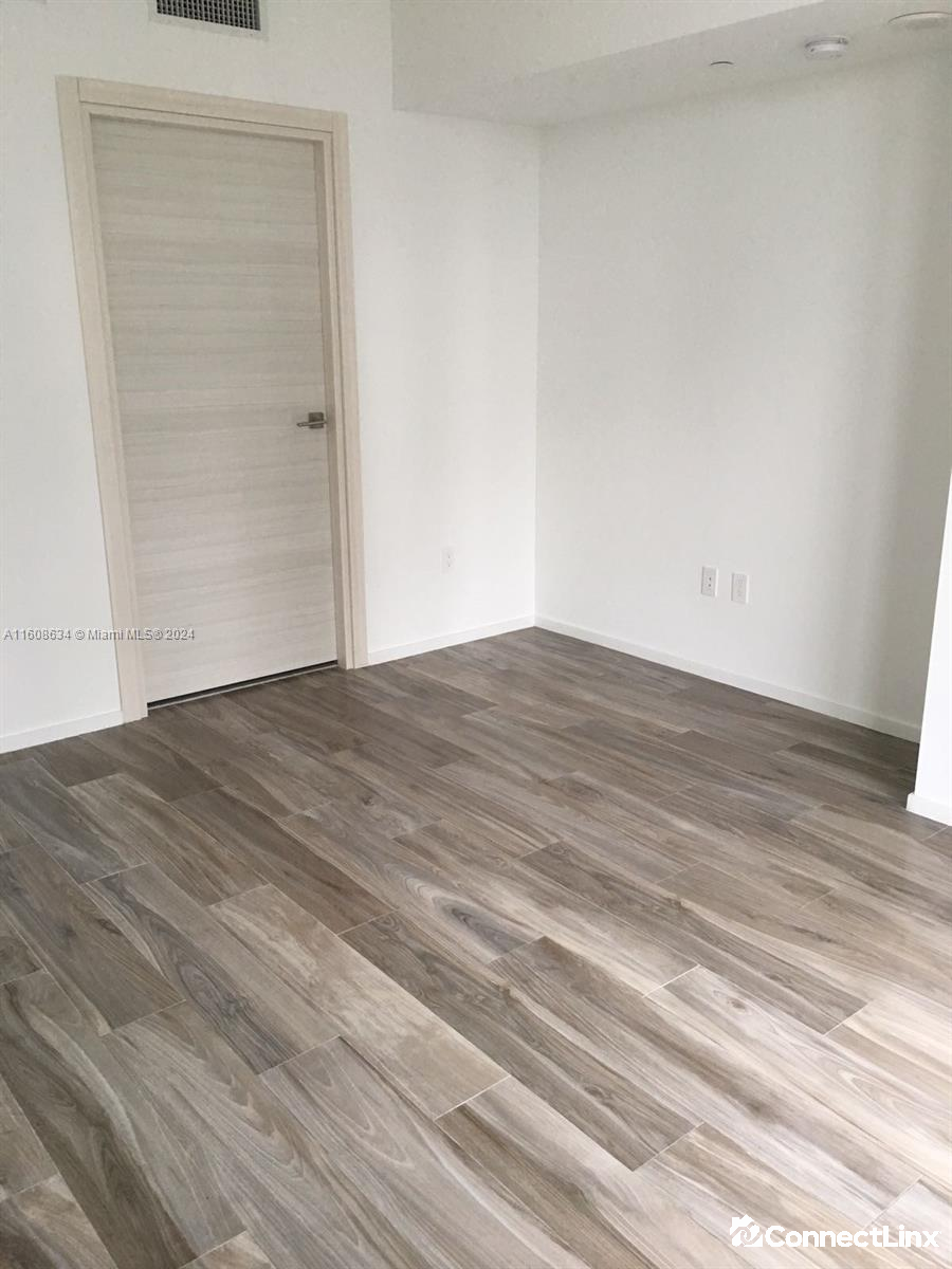 Photo 4 of 2 bed condo in Miami