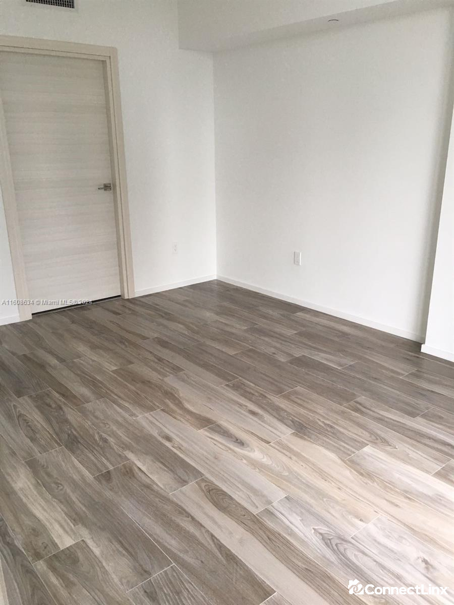 Photo 3 of 2 bed condo in Miami