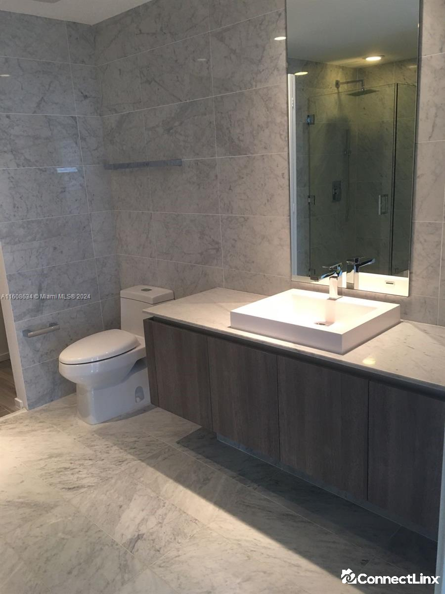 Photo 5 of 2 bed condo in Miami
