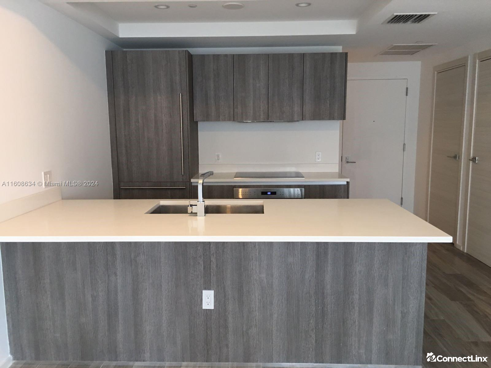 Photo 6 of 2 bed condo in Miami