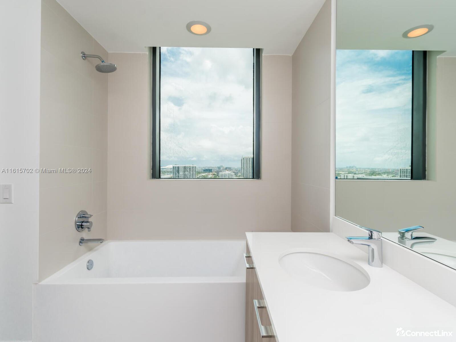 Photo 5 of 2 bed condo in Miami