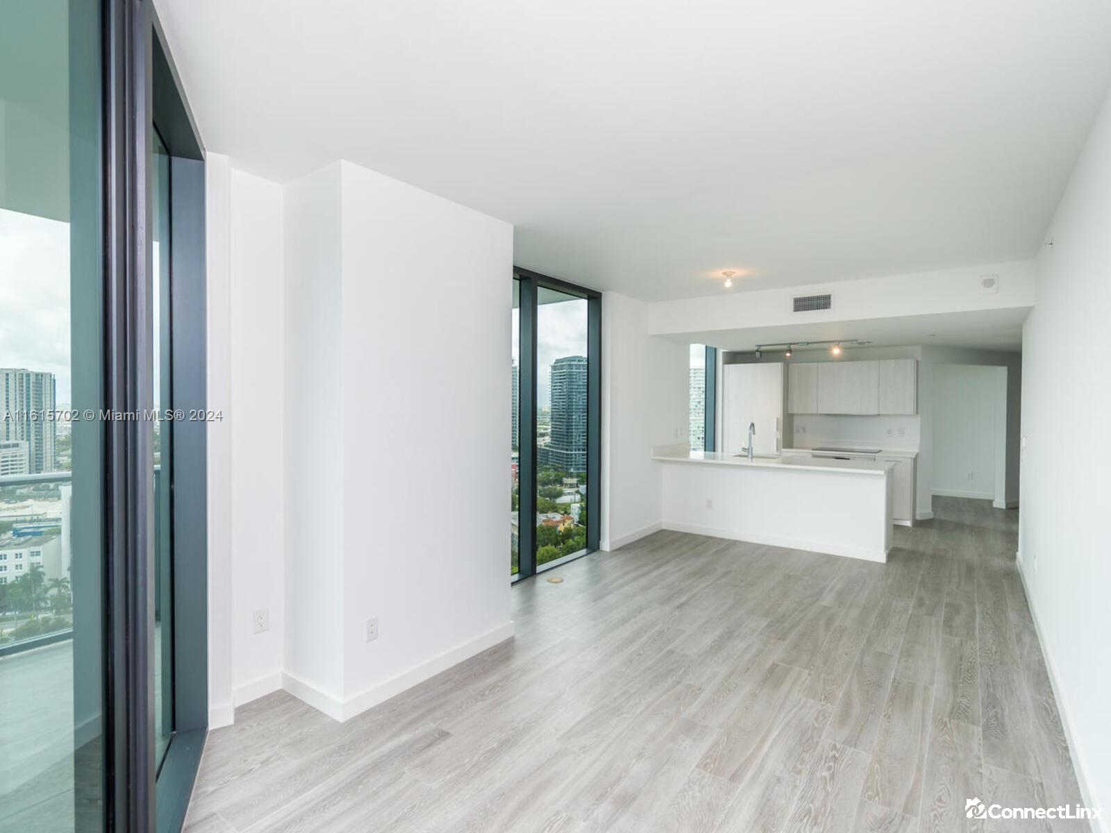 Photo 7 of 2 bed condo in Miami