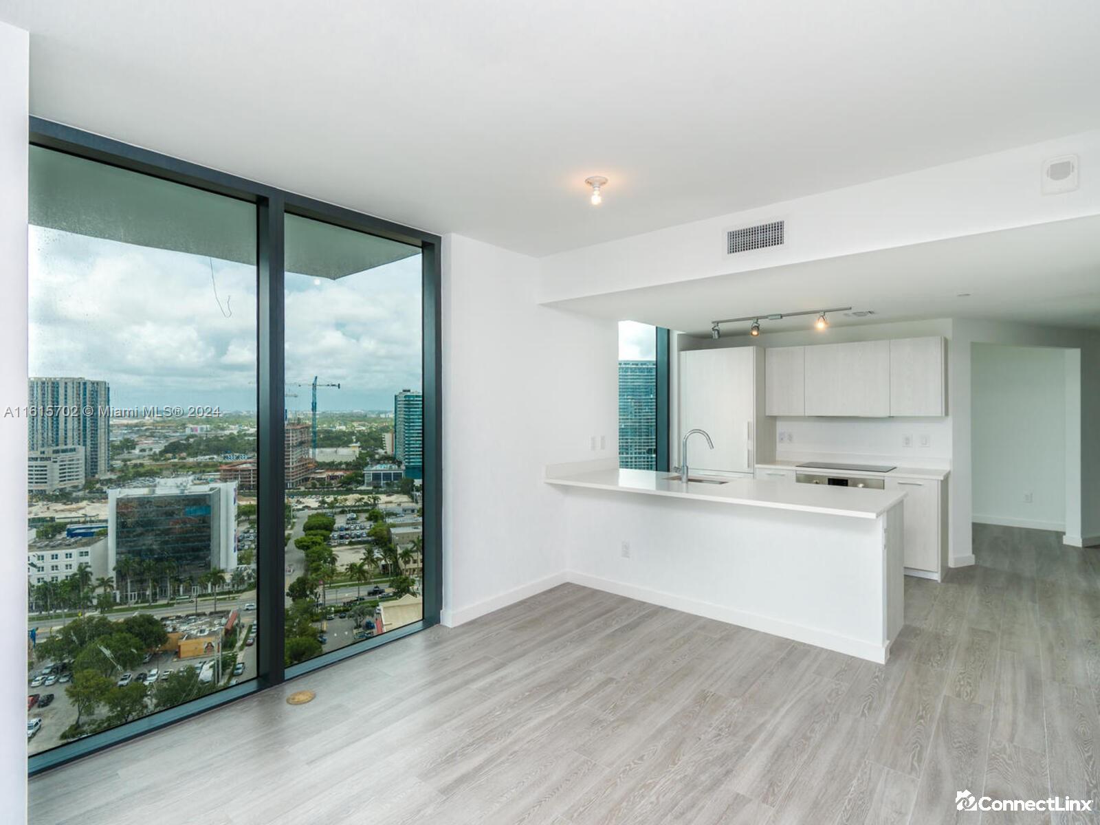 Photo 2 of 2 bed condo in Miami