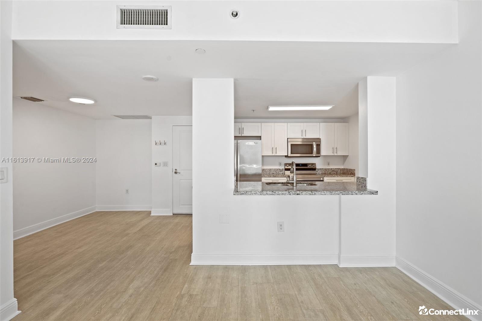 Photo 2 of 2 bed condo in Miami