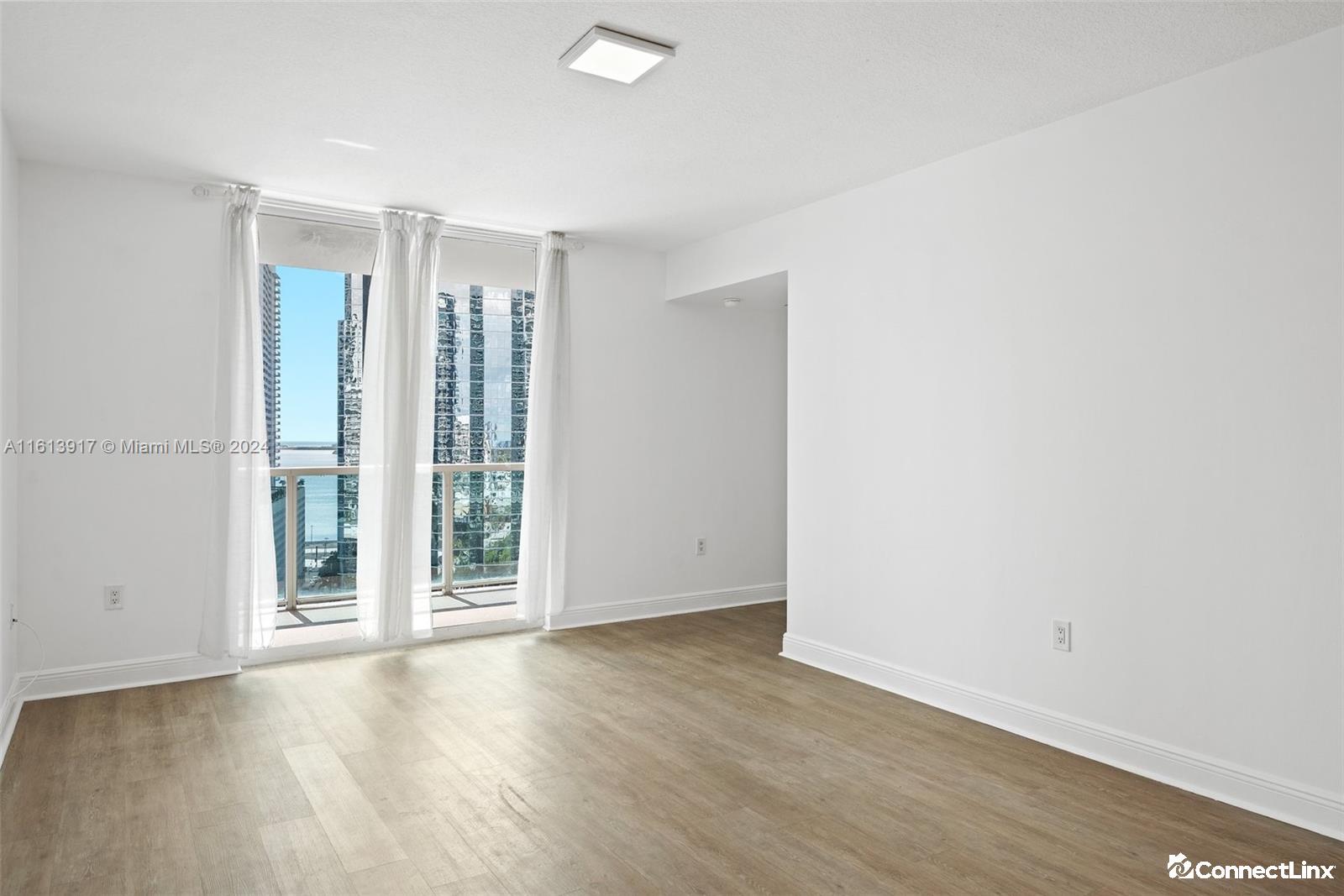 Photo 4 of 2 bed condo in Miami