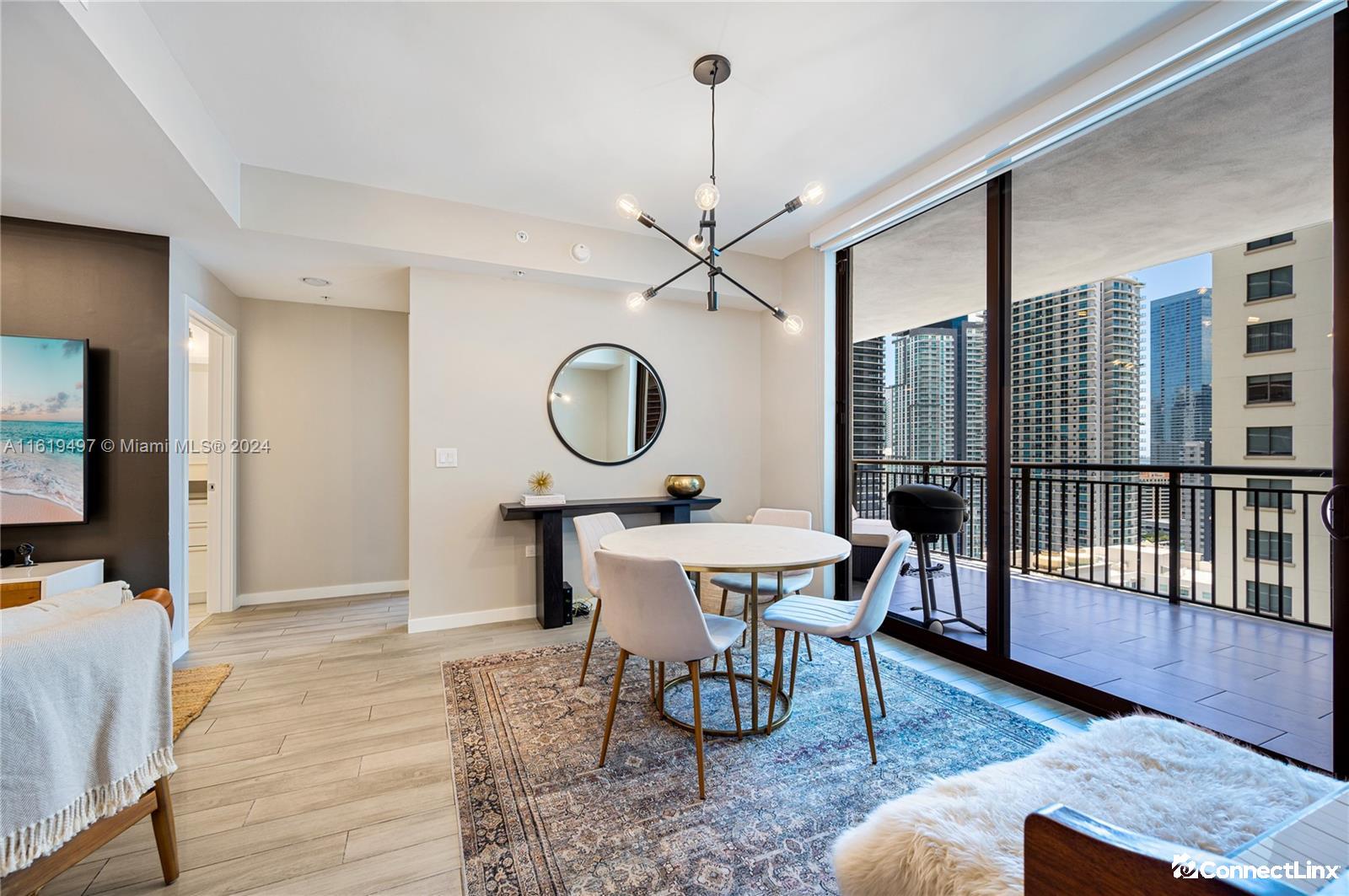 Photo 2 of 2 bed condo in Miami