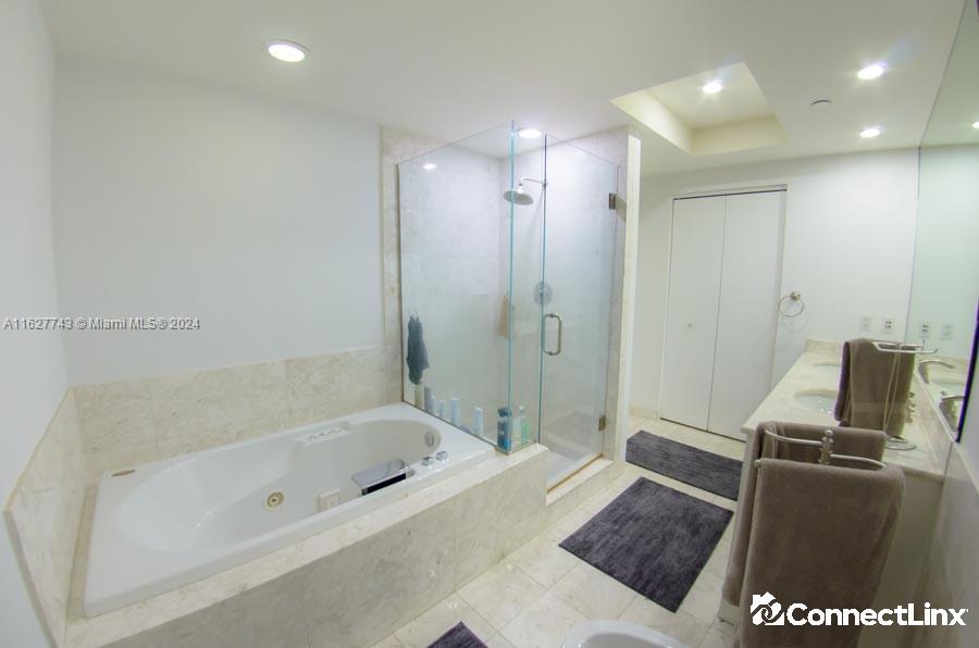 Photo 4 of 1 bed condo in Miami