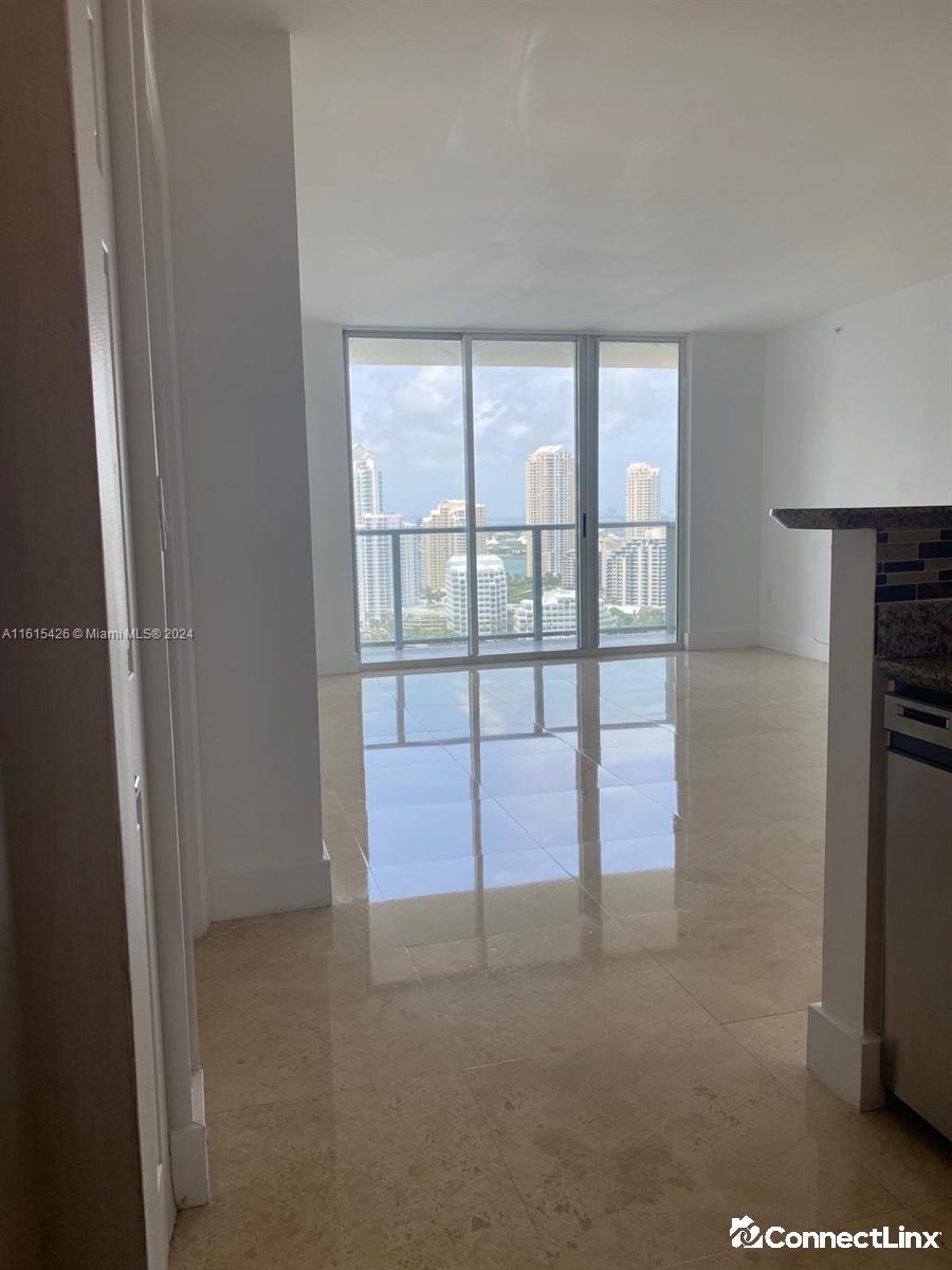 Photo 3 of 2 bed condo in Miami