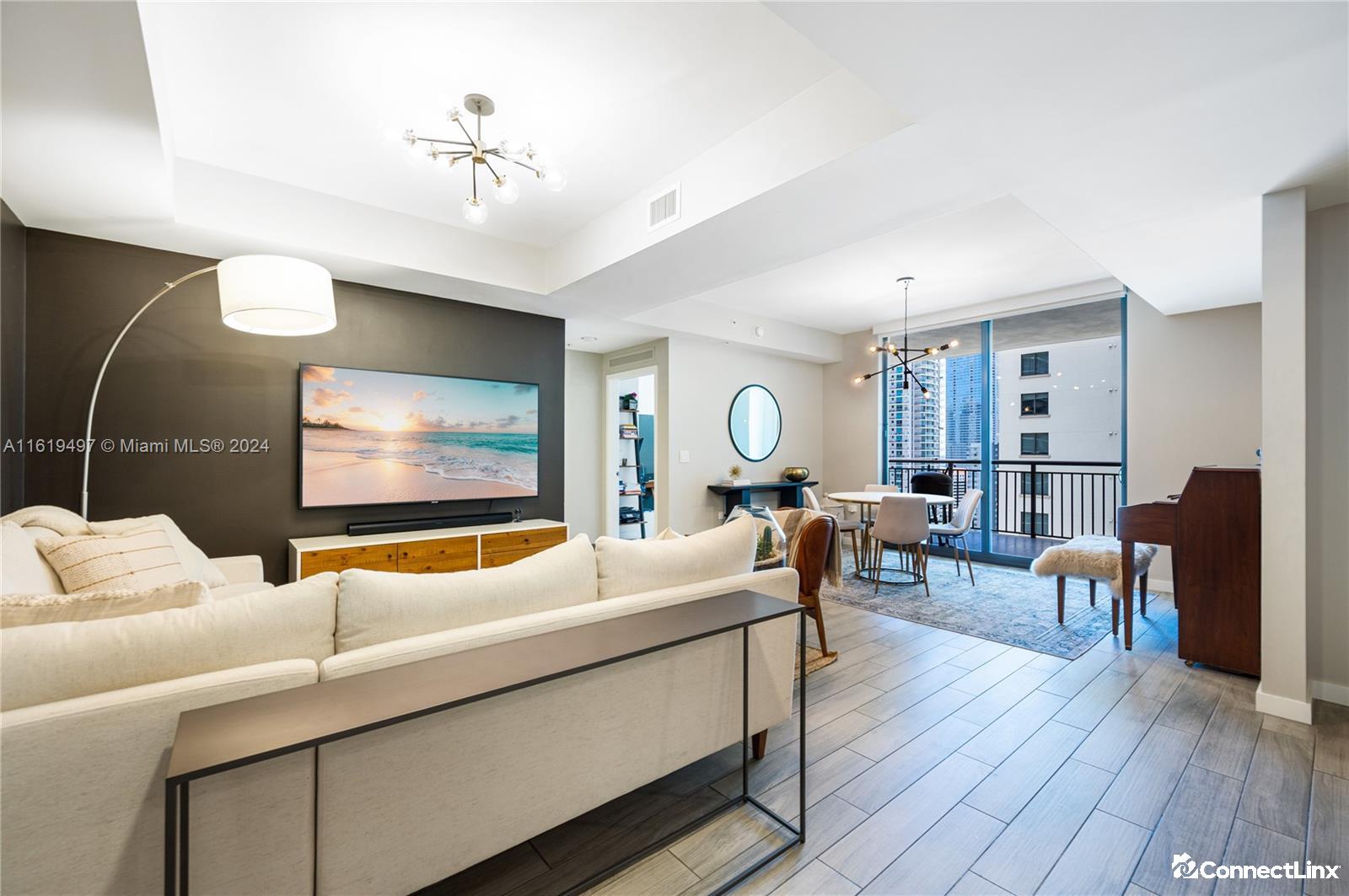 Photo 5 of 2 bed condo in Miami