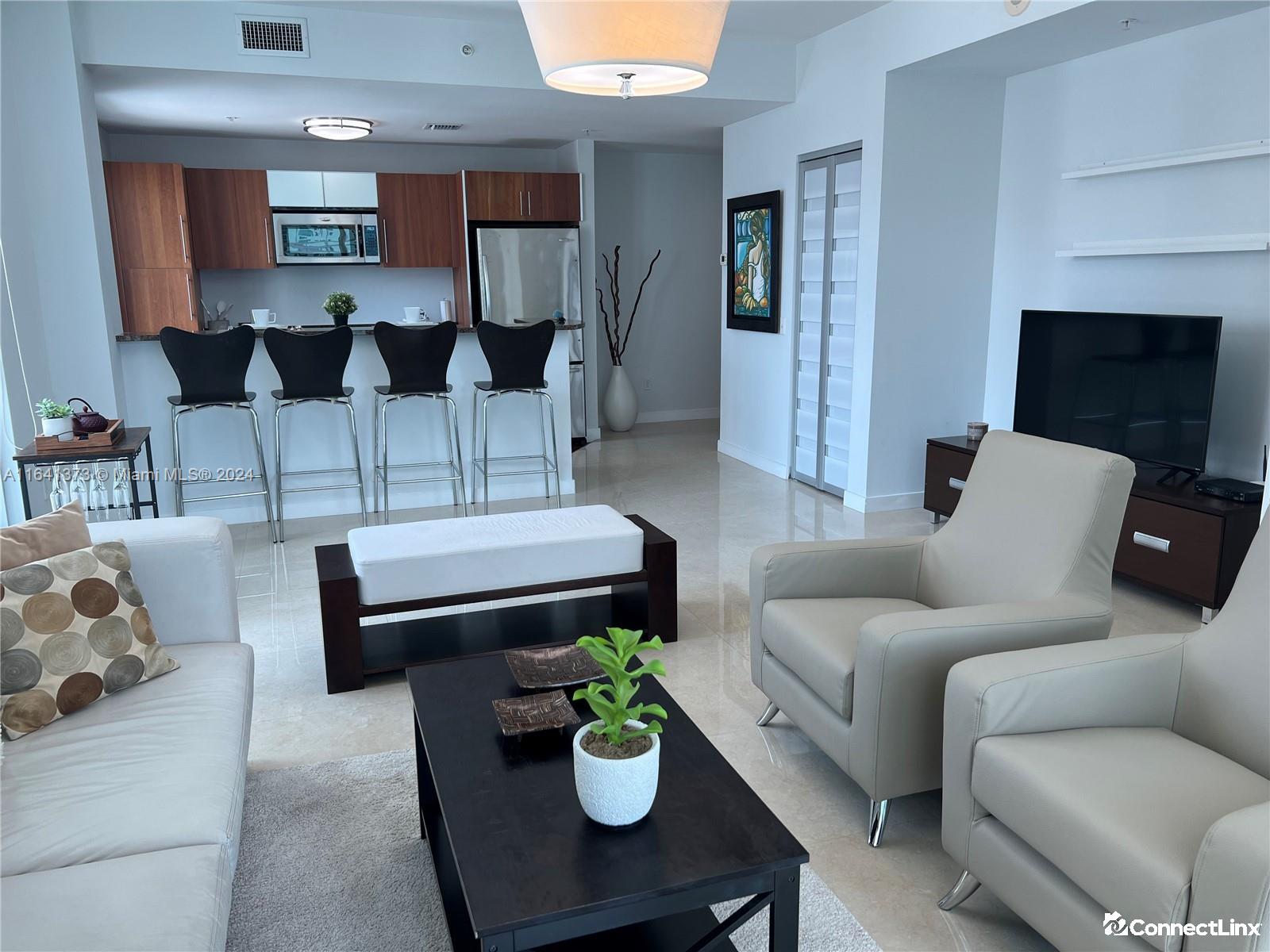 1 Bed Condo in Downtown Miami, Miami