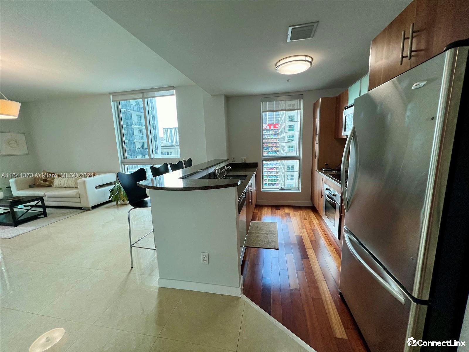 Photo 3 of 1 bed condo in Miami