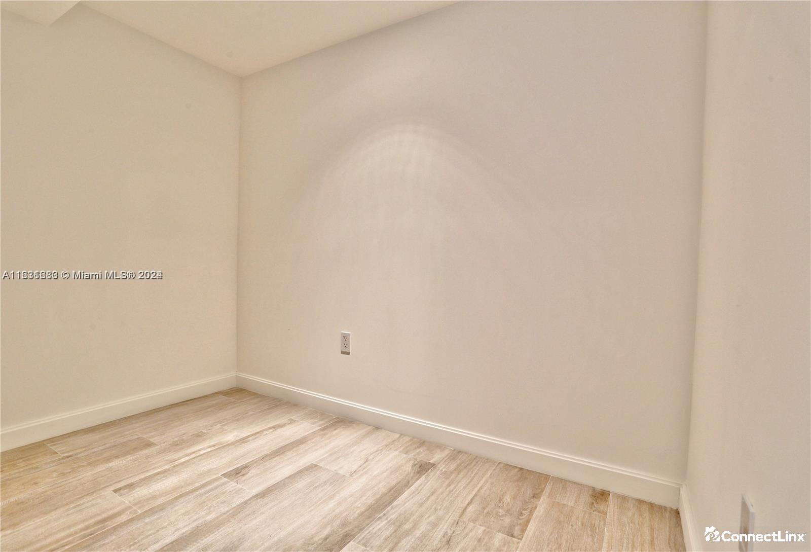 Photo 4 of 1 bed condo in Miami