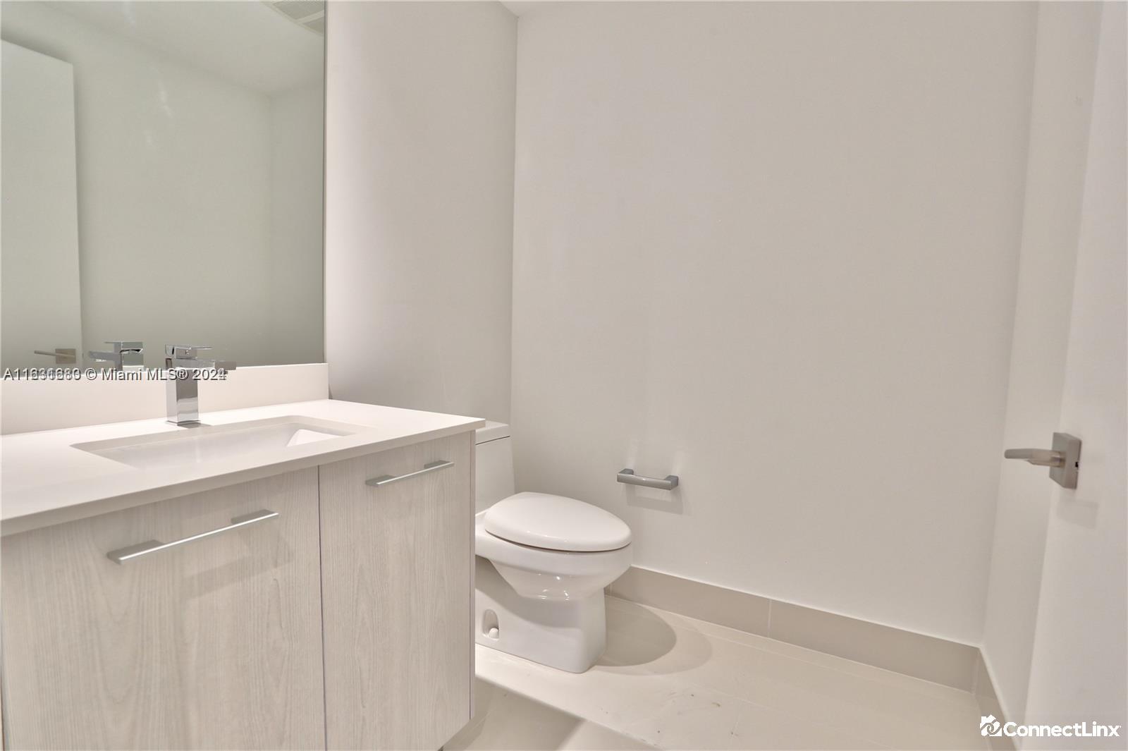 Photo 3 of 1 bed condo in Miami
