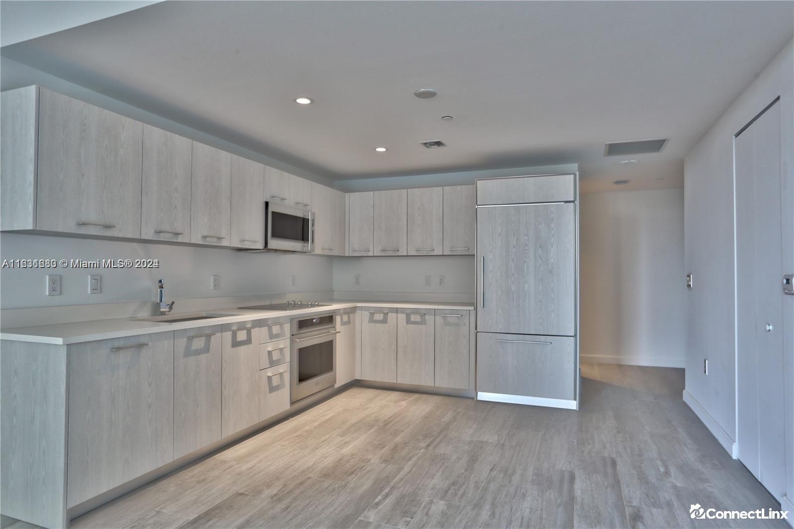 Photo 5 of 1 bed condo in Miami