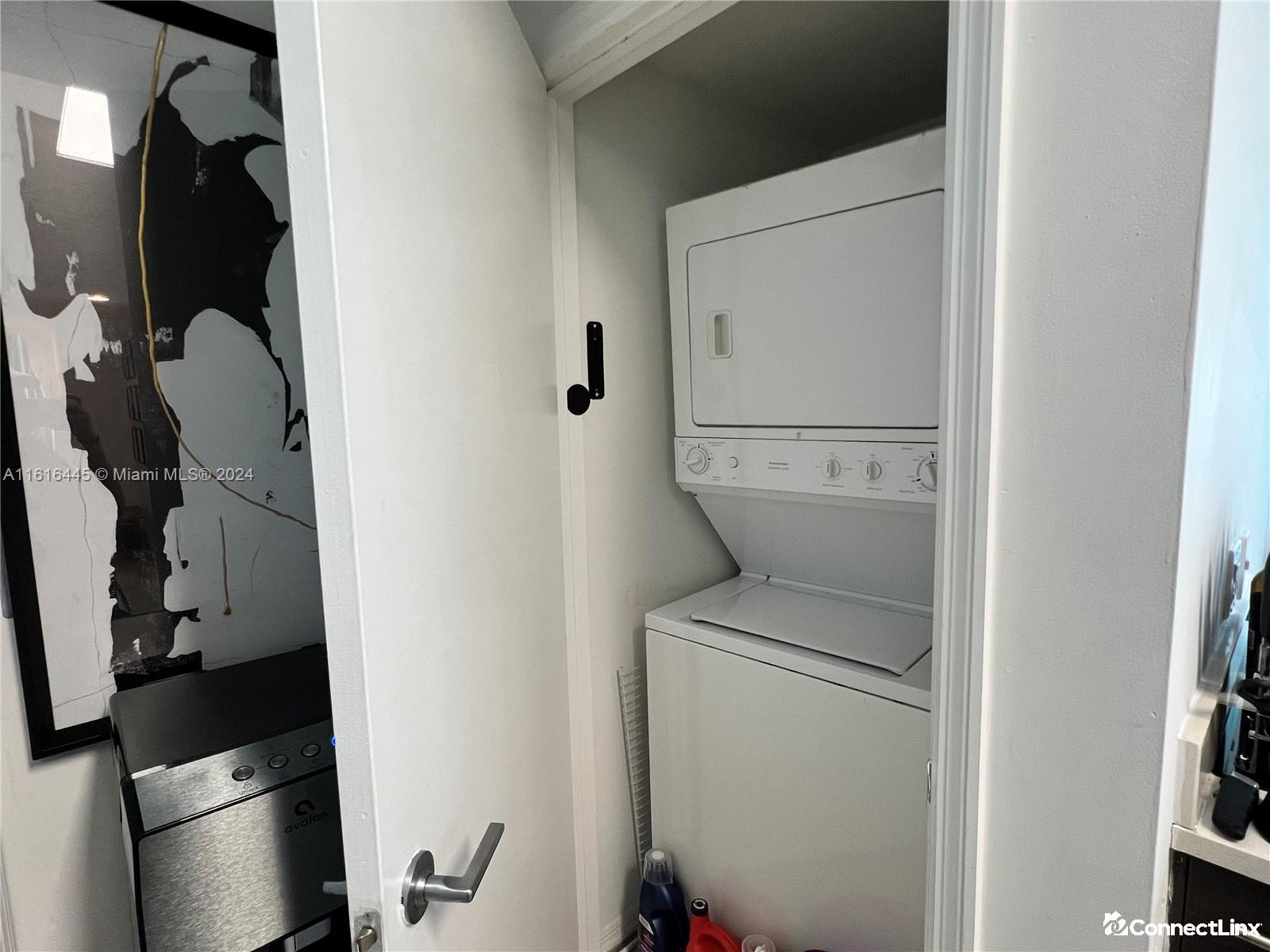 Photo 5 of 2 bed condo in Miami
