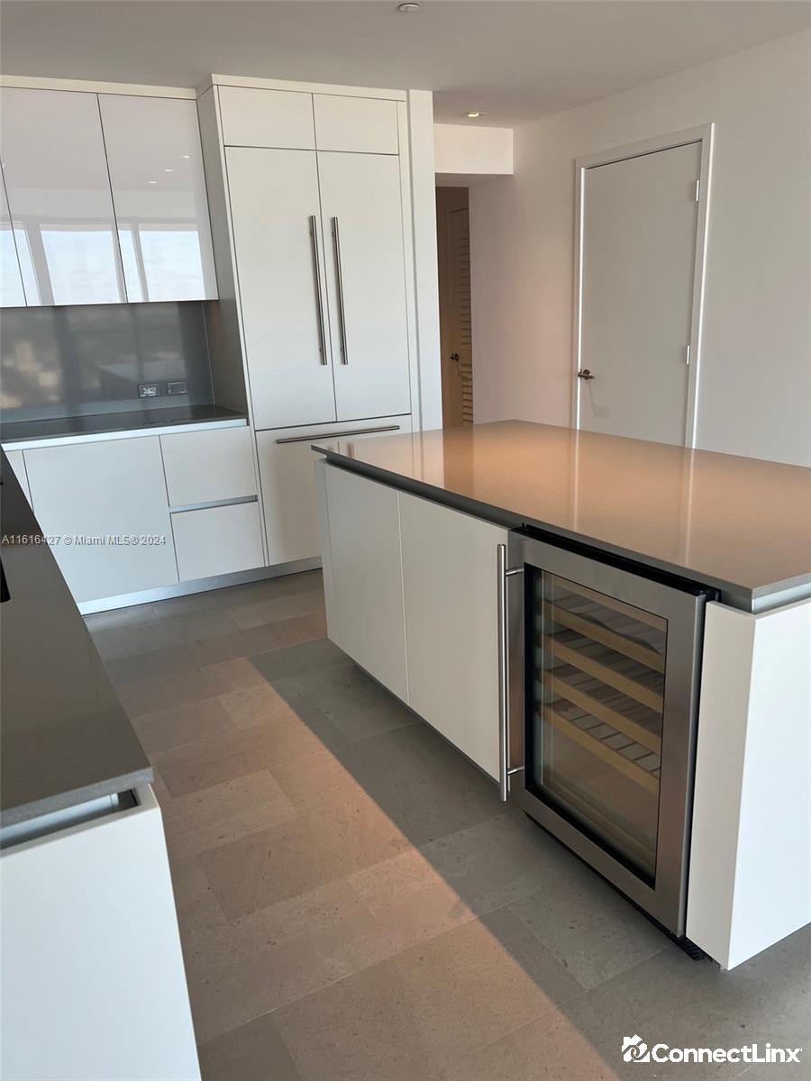 Photo 5 of 1 bed condo in Miami
