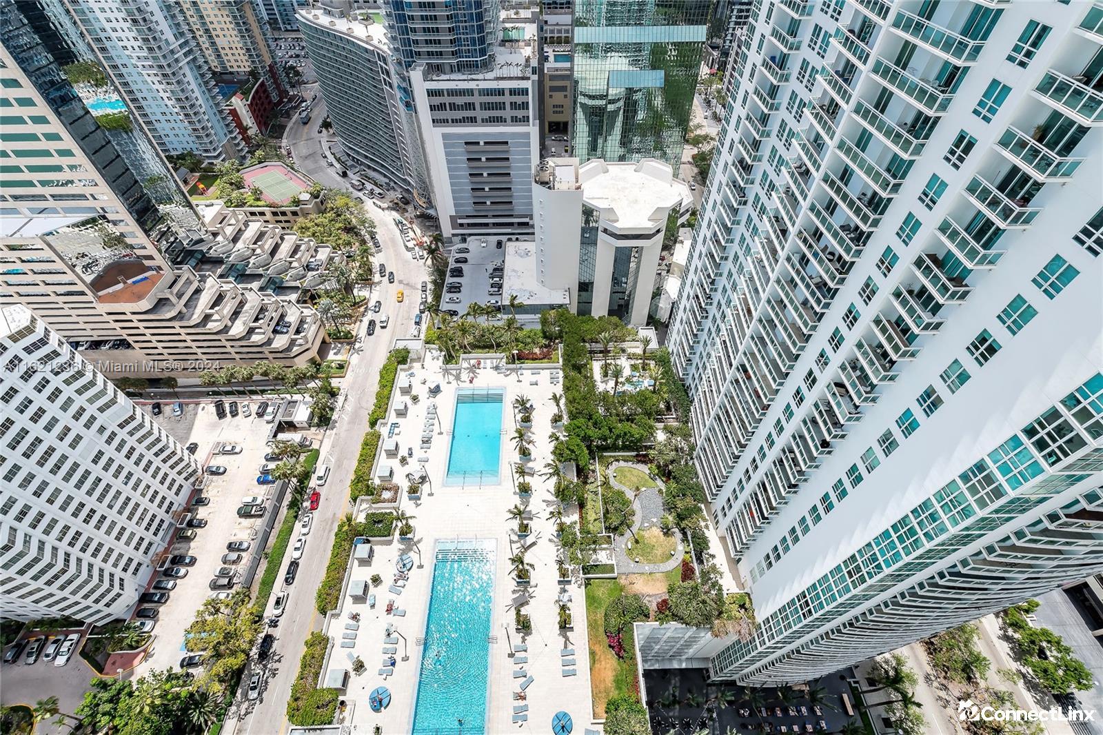 Photo 6 of 2 bed condo in Miami
