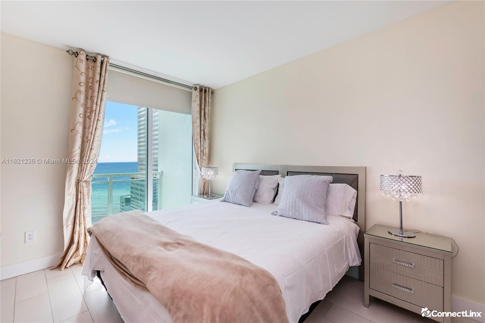 Photo 8 of 2 bed condo in Miami