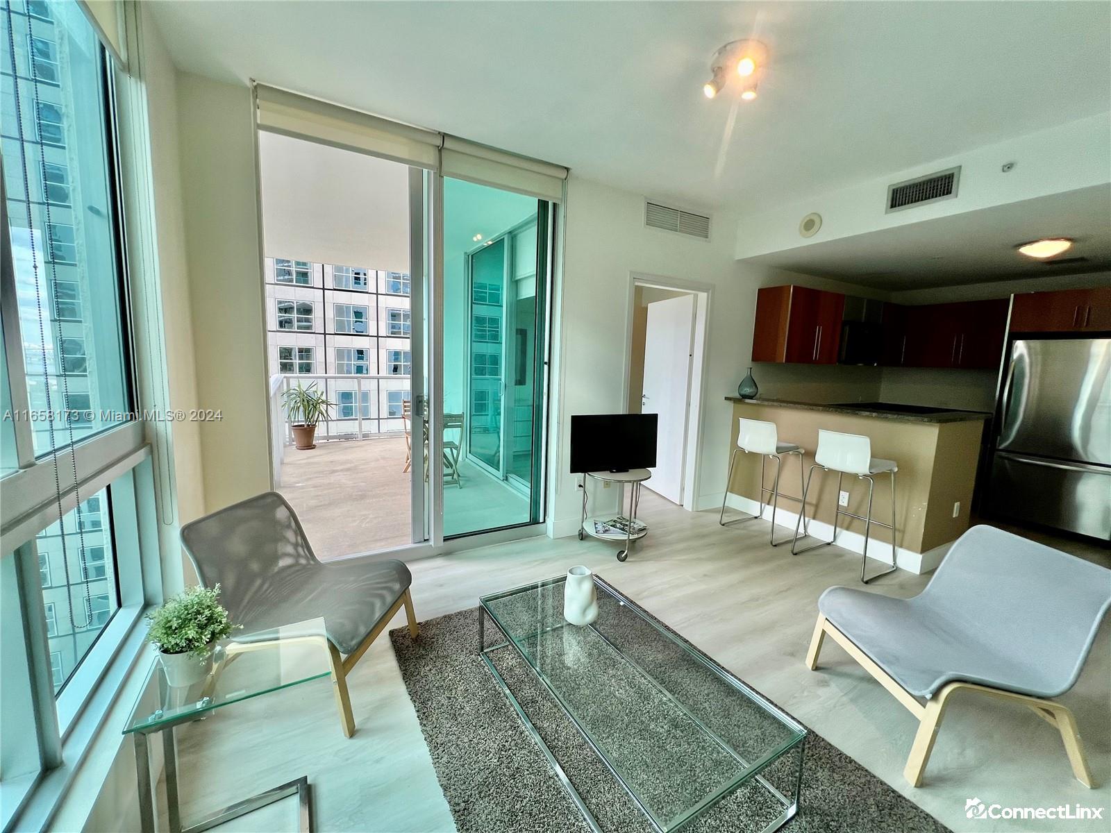 1 Bed Condo in Downtown Miami, Miami