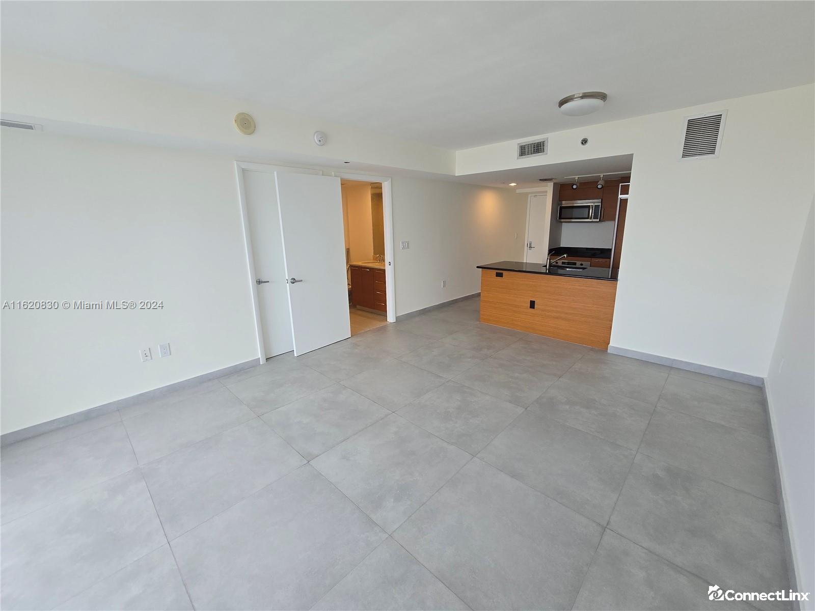 Photo 4 of 1 bed condo in Miami