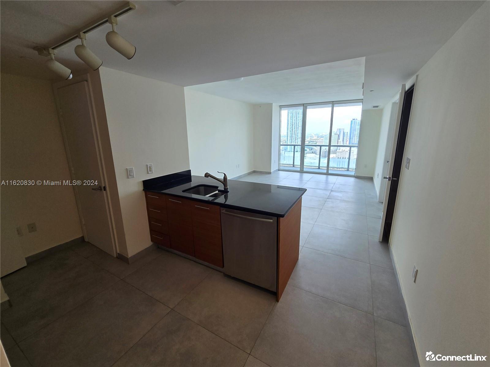 Photo 8 of 1 bed condo in Miami