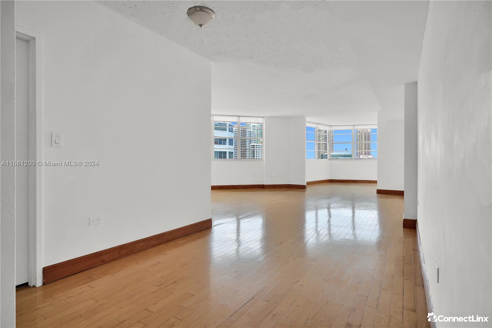 Photo 2 of 1 bed condo in Miami