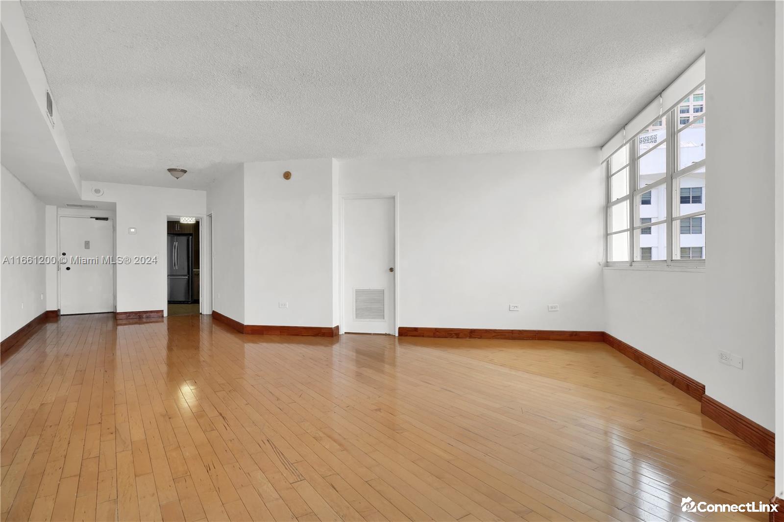 Photo 4 of 1 bed condo in Miami