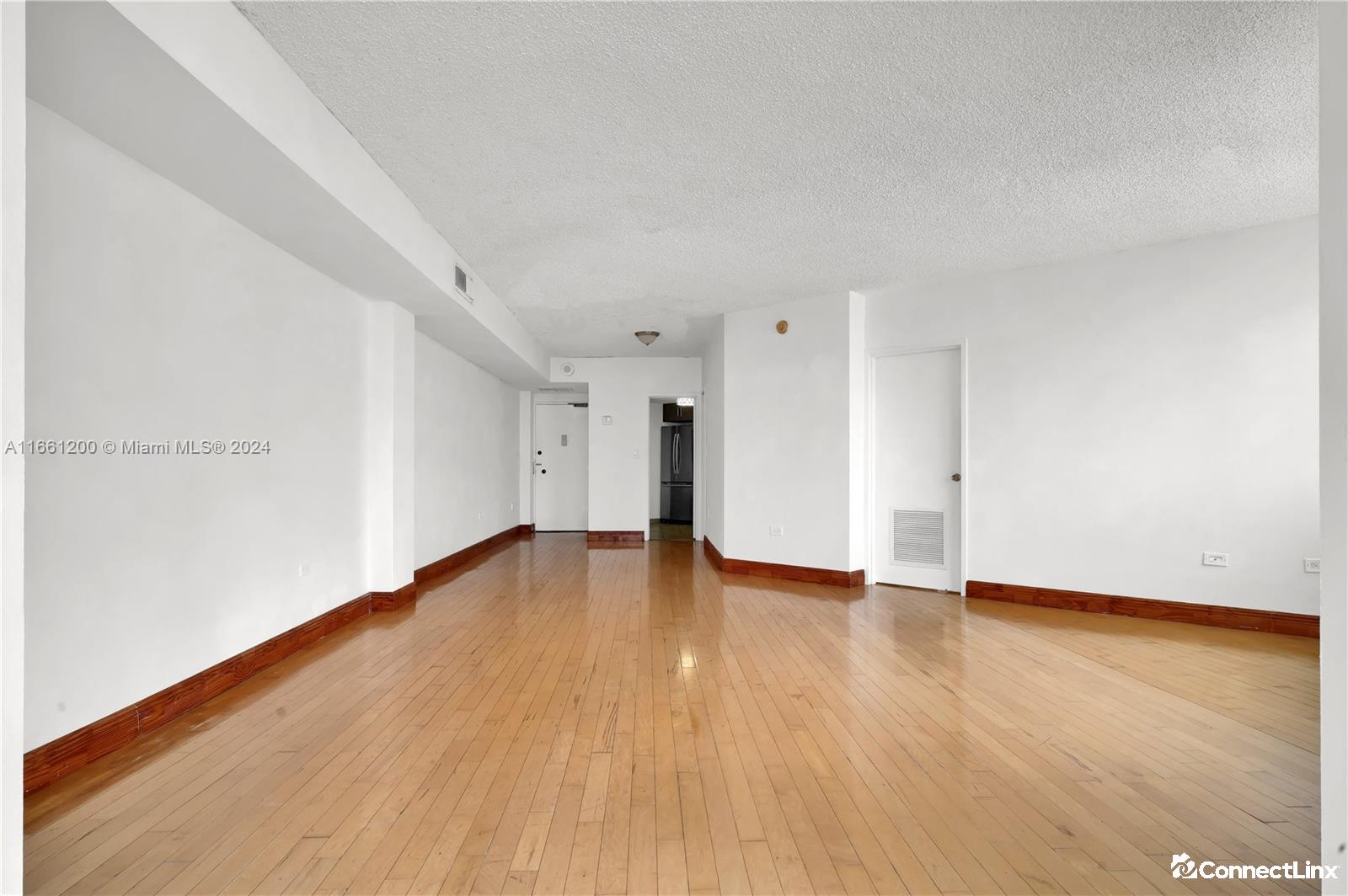 Photo 5 of 1 bed condo in Miami