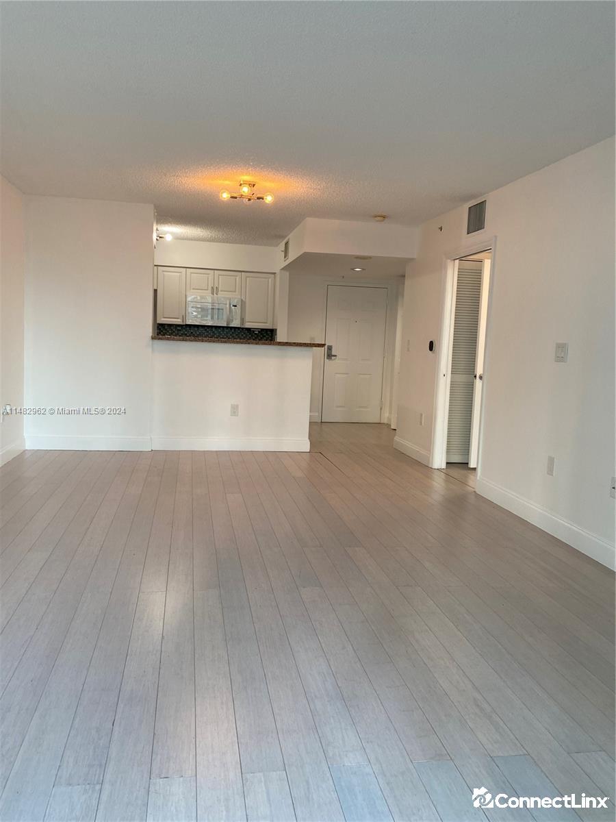 1 Bed Condo in Brickell, Miami