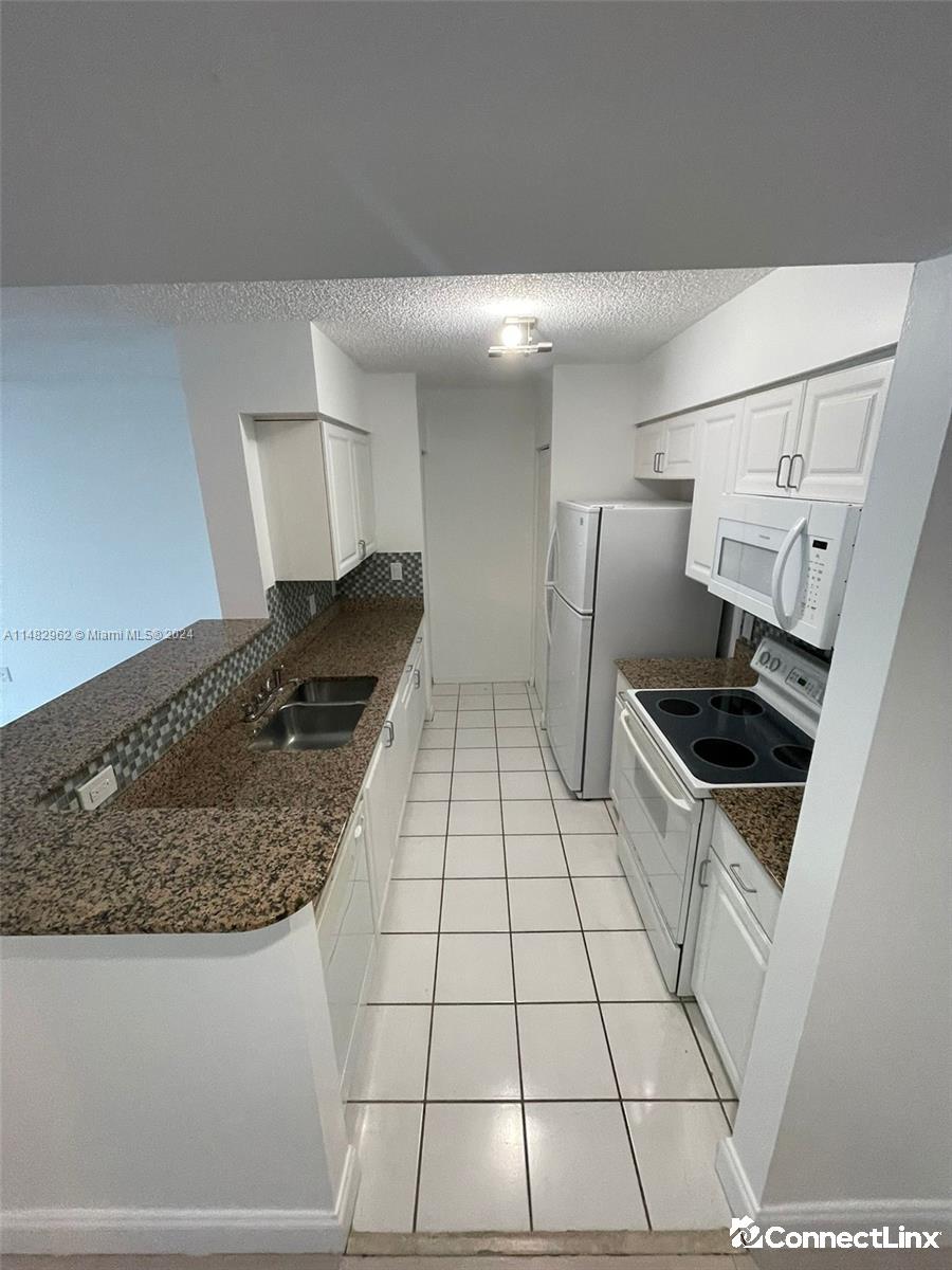 Photo 2 of 1 bed condo in Miami