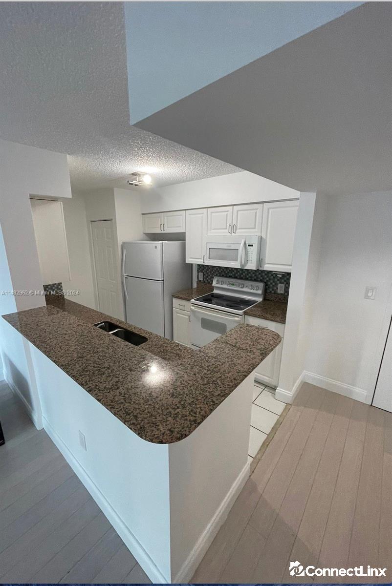 Photo 4 of 1 bed condo in Miami