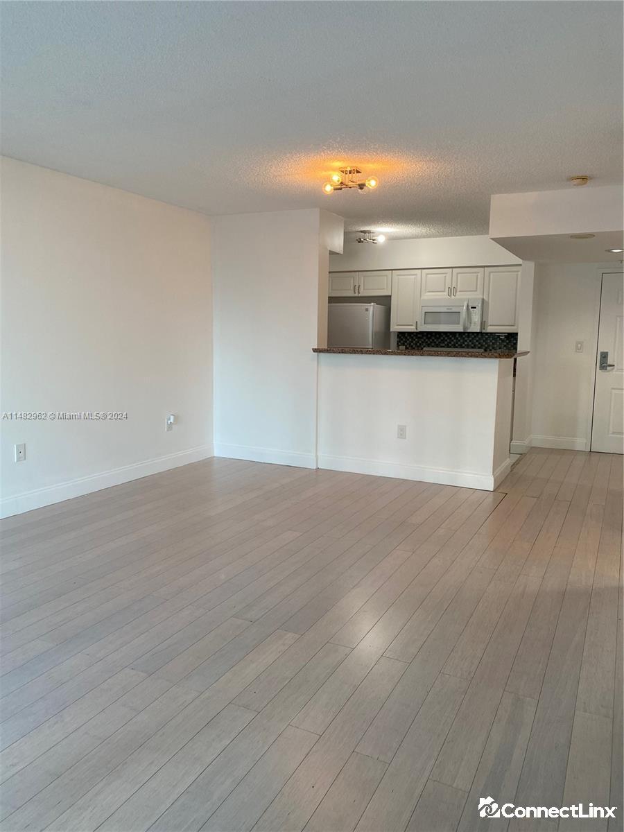 Photo 5 of 1 bed condo in Miami