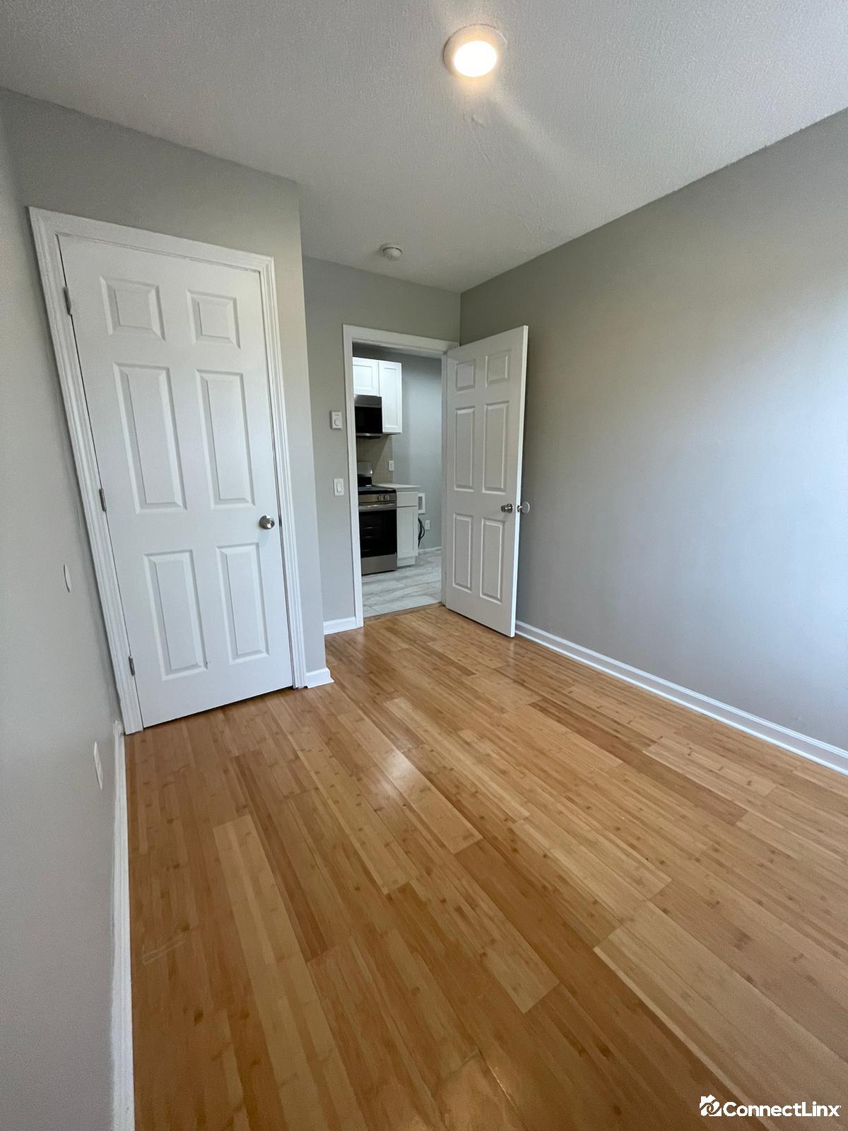 Photo 5 of 5 bed apartment in New Haven