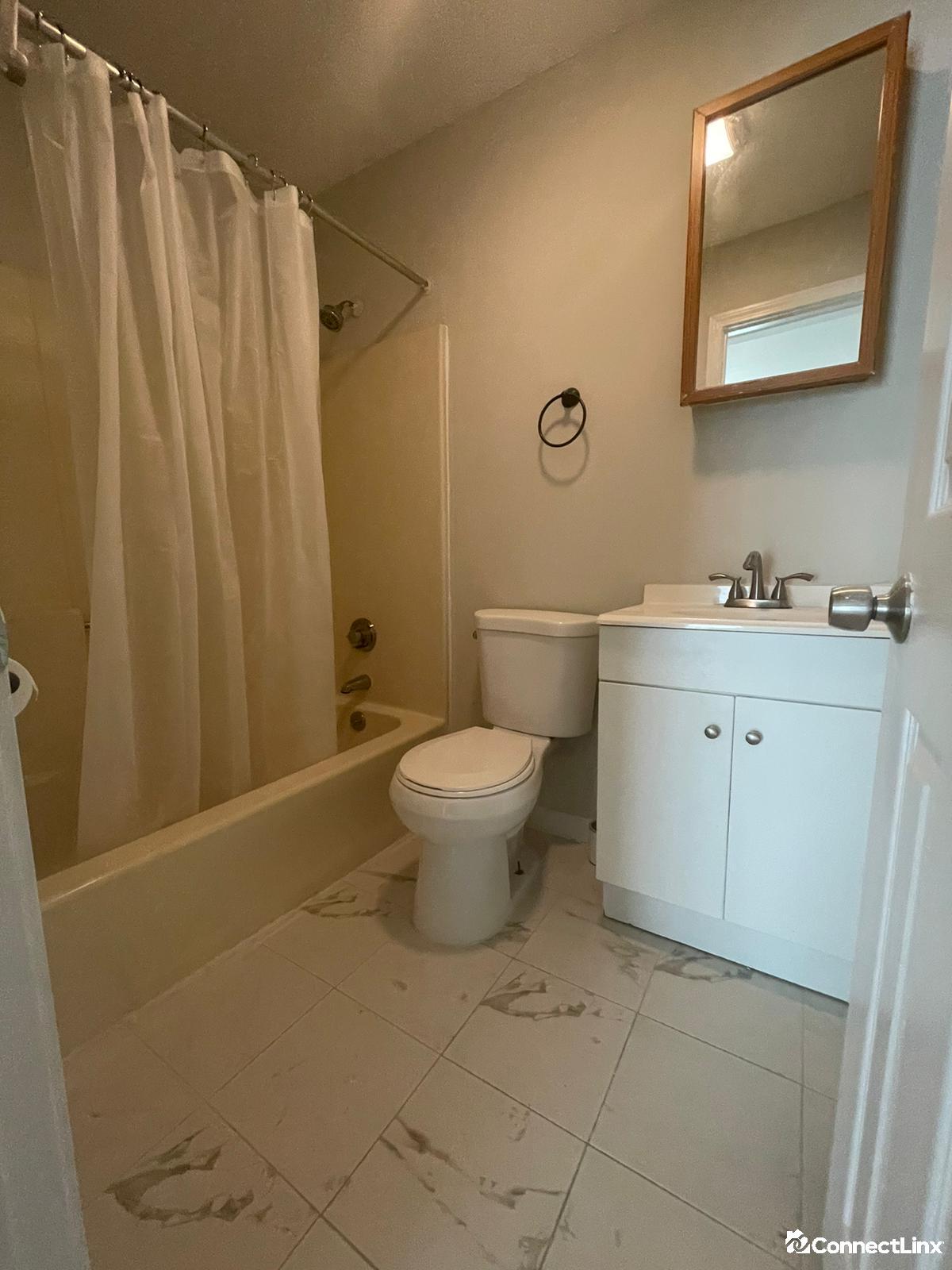 Photo 8 of 5 bed apartment in New Haven