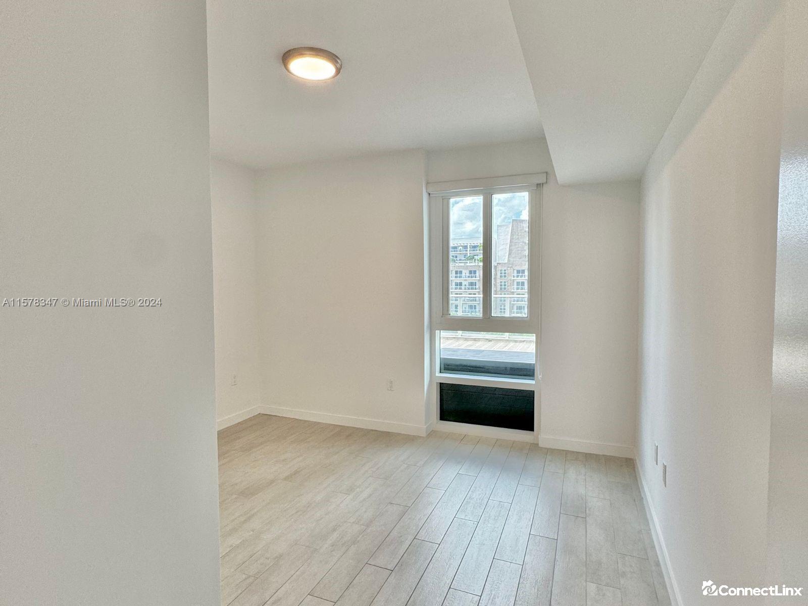 Photo 4 of 1 bed condo in Miami