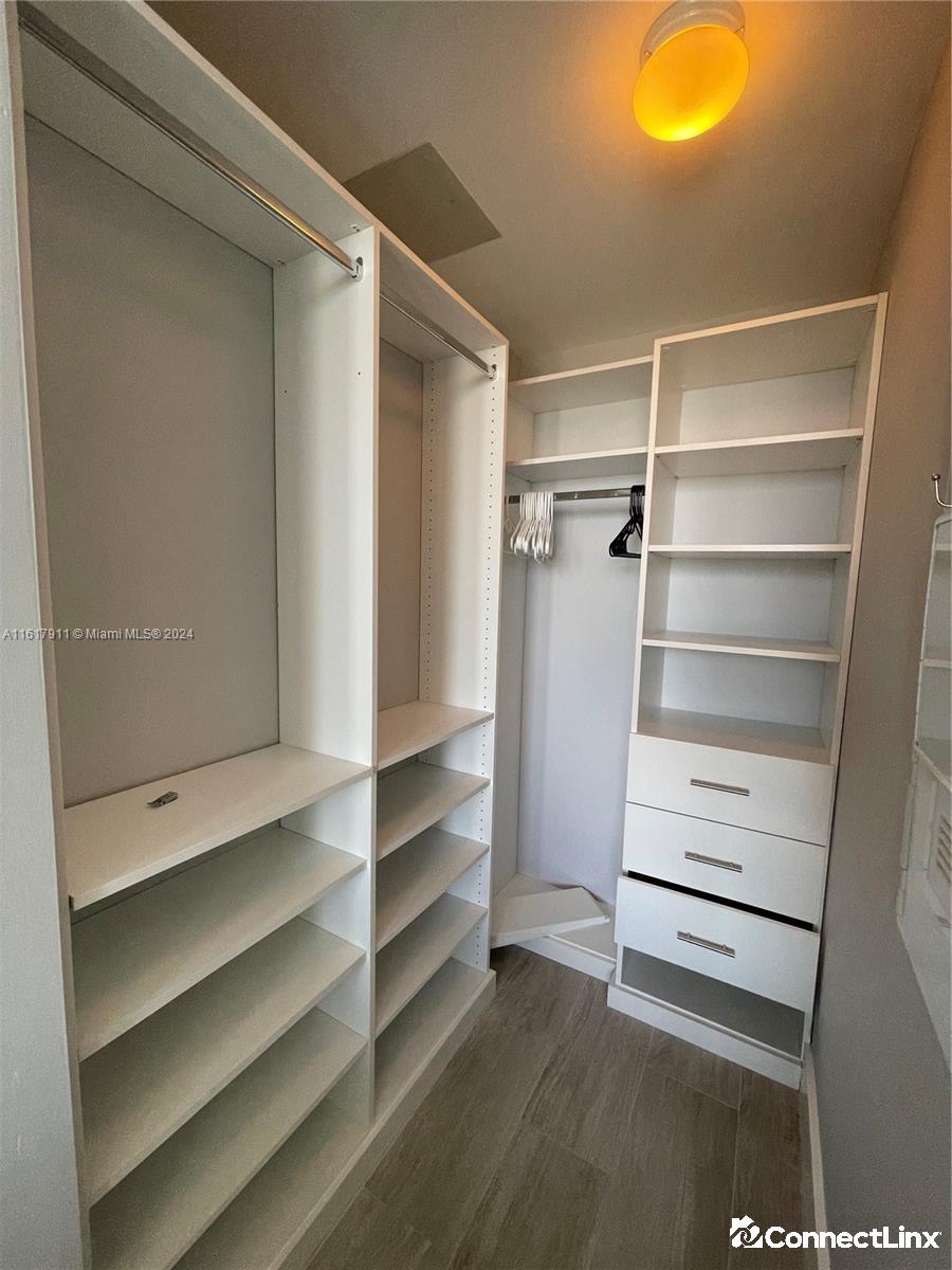 Photo 4 of 1 bed condo in Miami